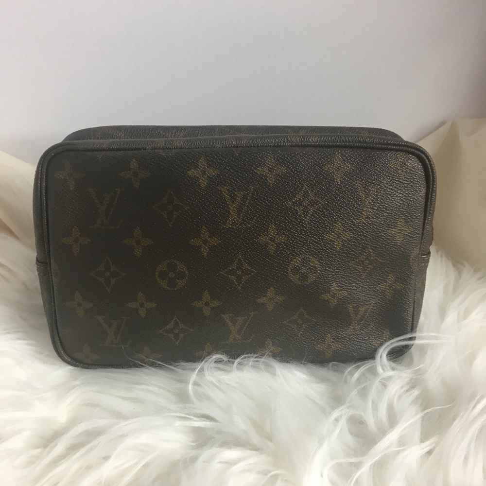 SALE 💯 Authentic Louis Vuitton Trousse  Pouch